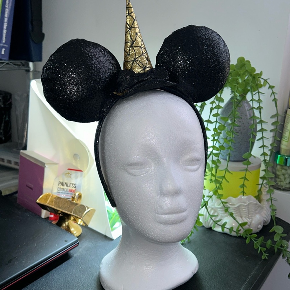 Disney Deluxe Headband Mimi’s Hallowing ears new
